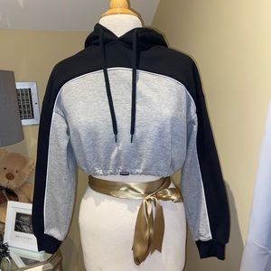 HM hooded crop top sweater